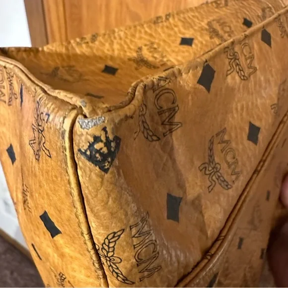 MCM long strap conyack zipper top Tote Bag inside pocket - Picture 11 of 15